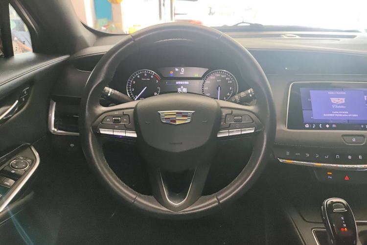 Used Cadillac XT4 2021 28T Two-Wheel Drive Tech Edition Steering Wheel