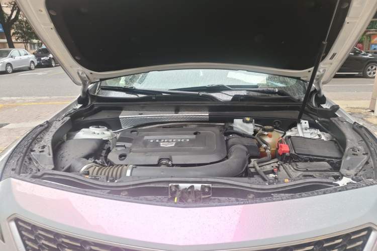 Used Cadillac XT4 2021 28T Two-Wheel Drive Luxury Version Engine Bay
