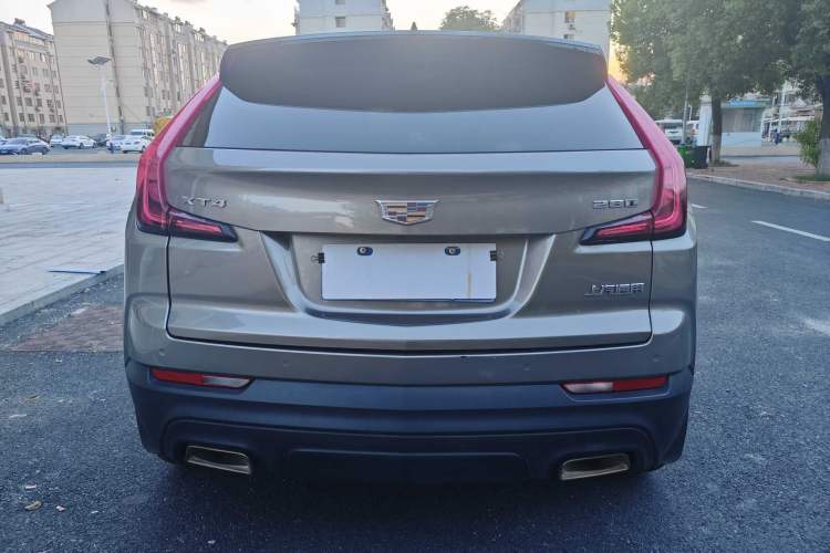 Used Cadillac XT4 2021 28T Two-Wheel Drive Tech Edition Exterior 3