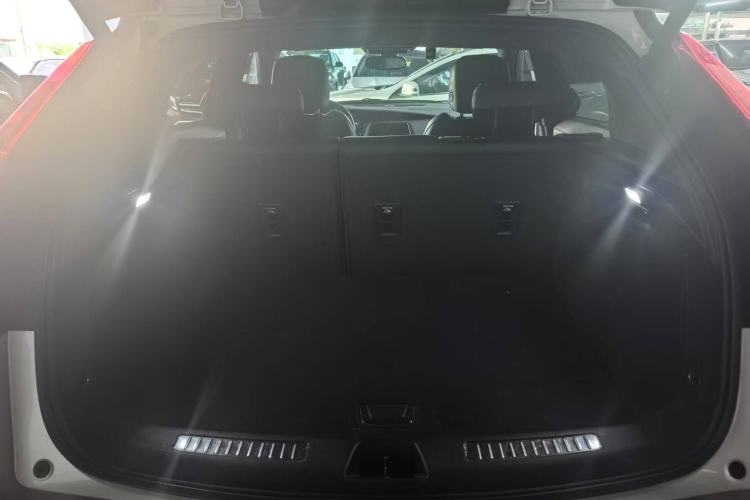Used Cadillac XT4 2021 28T Two-Wheel Drive Luxury Version Exterior 8