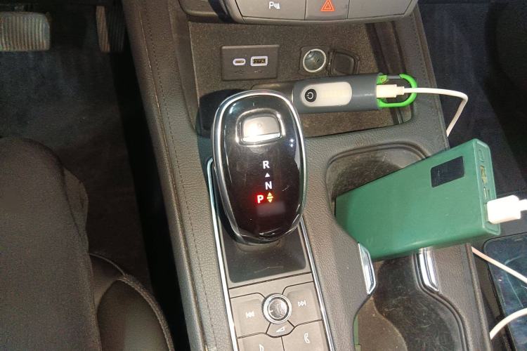 Used Cadillac XT4 2021 28T Two-Wheel Drive Tech Edition Gear Lever