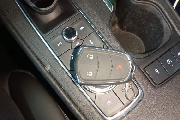 Used Cadillac XT4 2021 28T Two-Wheel Drive Tech Edition Interior 1