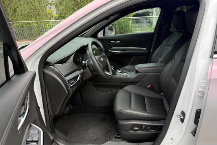 Used Cadillac XT4 2021 28T Two-Wheel Drive Luxury Version Interior 10
