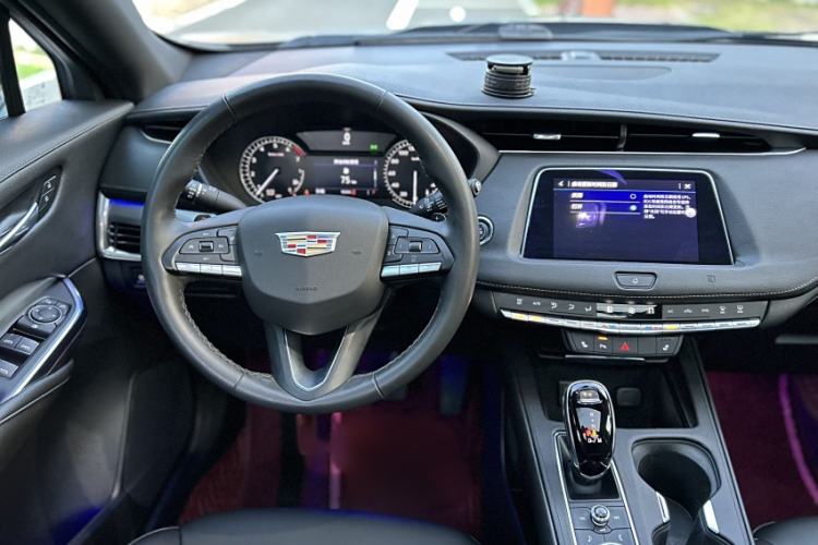 Used Cadillac XT4 2021 28T Two-Wheel Drive Luxury Version Interior 2