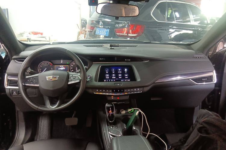 Used Cadillac XT4 2021 28T Two-Wheel Drive Tech Edition Interior 2