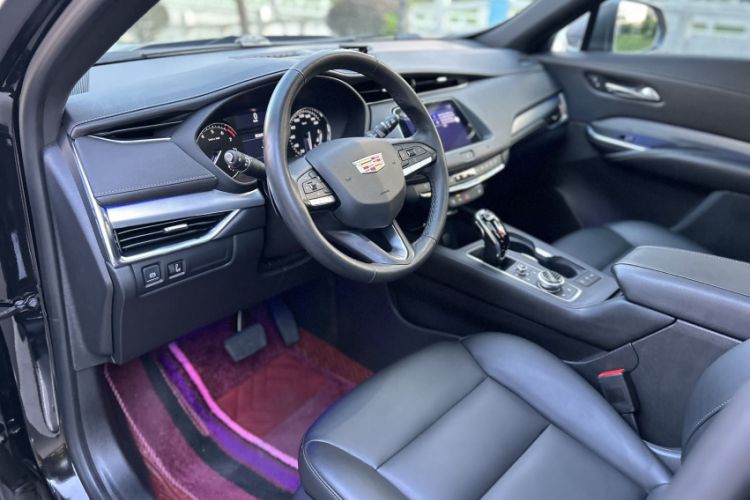 Used Cadillac XT4 2021 28T Two-Wheel Drive Luxury Version Interior 4
