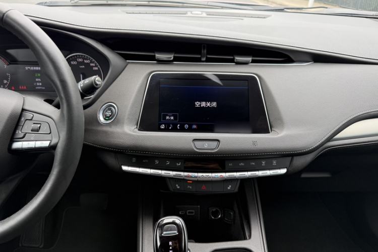 Used Cadillac XT4 2021 28T Two-Wheel Drive Luxury Version Interior 7