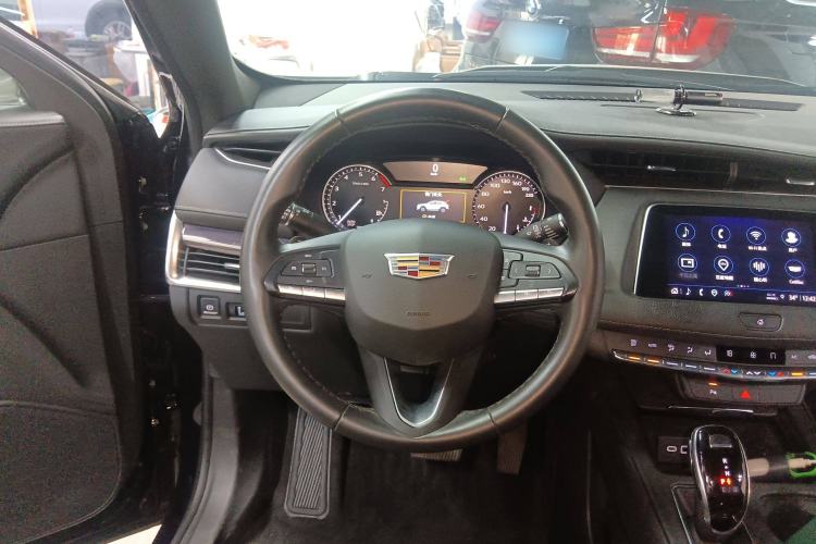 Used Cadillac XT4 2021 28T Two-Wheel Drive Tech Edition Steering Wheel