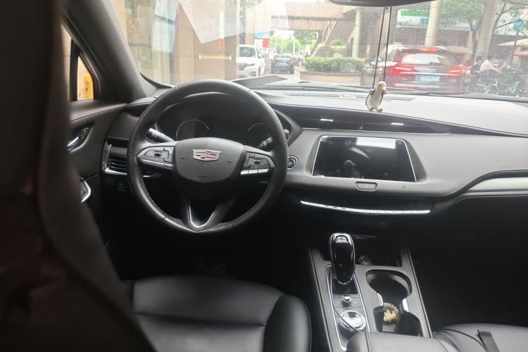 Used Cadillac XT4 2021 28T Two-Wheel Drive Luxury Version Steering Wheel