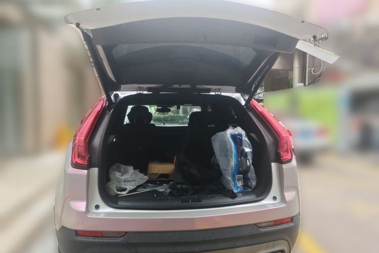 Used Cadillac XT4 2021 28T Two-Wheel Drive Luxury Version Trunk