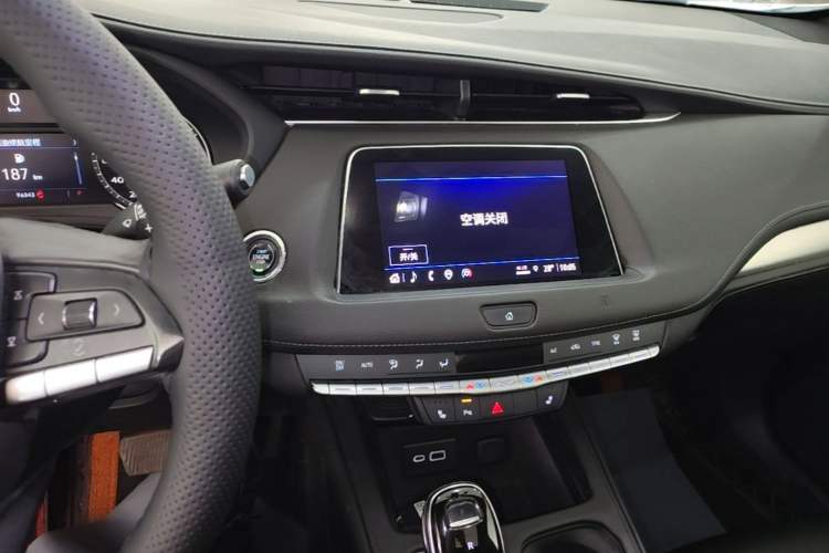 Used Cadillac XT4 2021 28T Two-Wheel Drive Luxury Version Audio And AC Panel