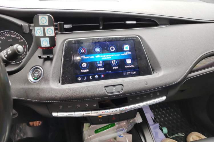 Used Cadillac XT4 2021 28T Two-Wheel Drive Tech Edition Audio And AC Panel