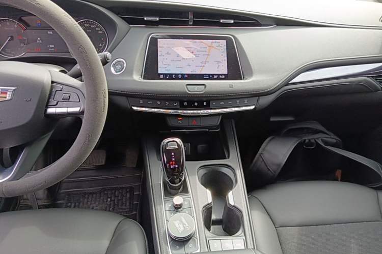 Used Cadillac XT4 2021 28T Two-Wheel Drive Tech Edition Audio And AC Panel