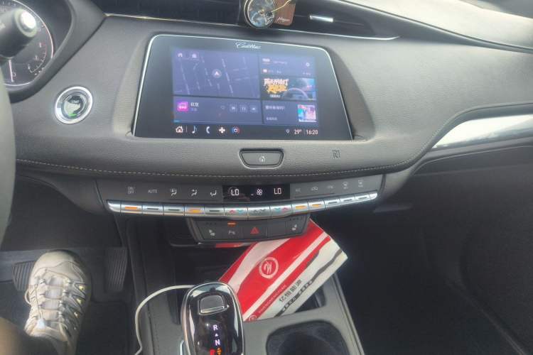 Used Cadillac XT4 2021 28T Two-Wheel Drive Leading Version Audio And AC Panel