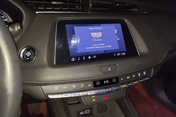 Used Cadillac XT4 2021 28T Two-Wheel Drive Tech Edition Audio And AC Panel