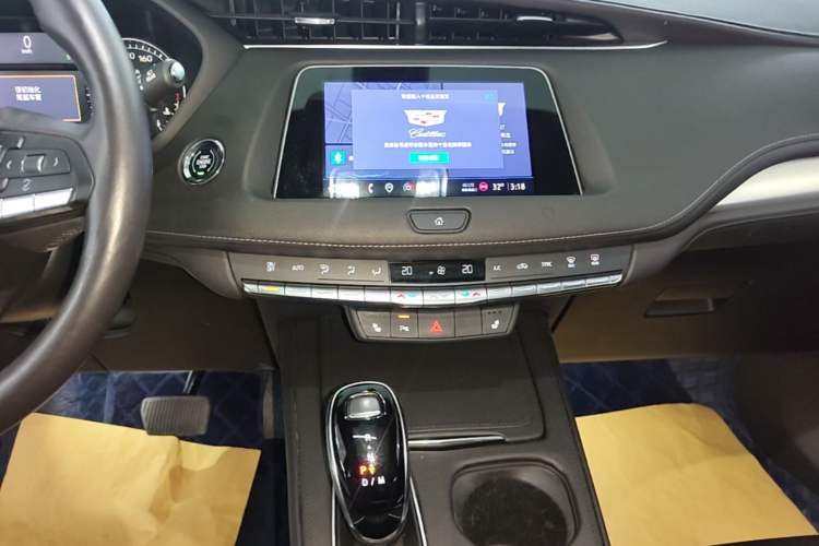Used Cadillac XT4 2021 28T Two-Wheel Drive Leading Version Audio And AC Panel