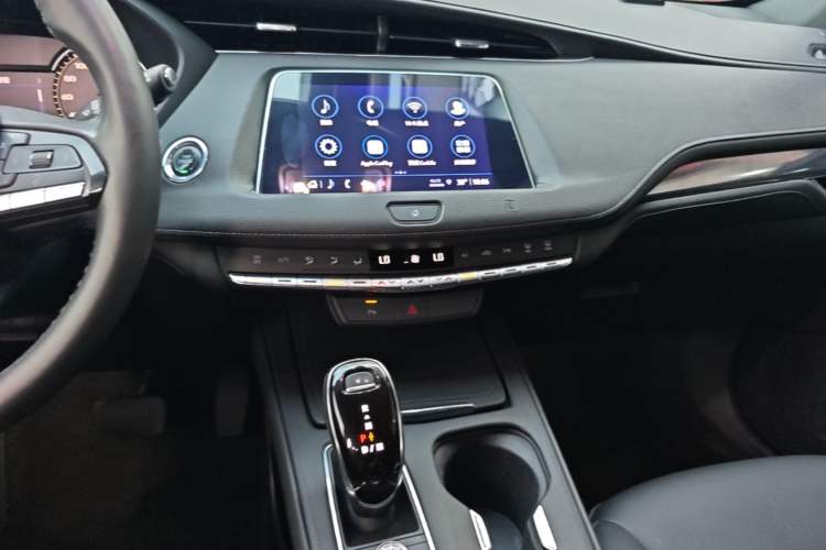 Used Cadillac XT4 2021 28T Two-Wheel Drive Tech Edition Audio And AC Panel