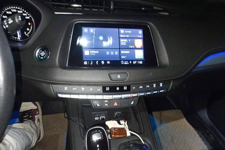 Used Cadillac XT4 2021 28T Two-Wheel Drive Luxury Version Audio And AC Panel