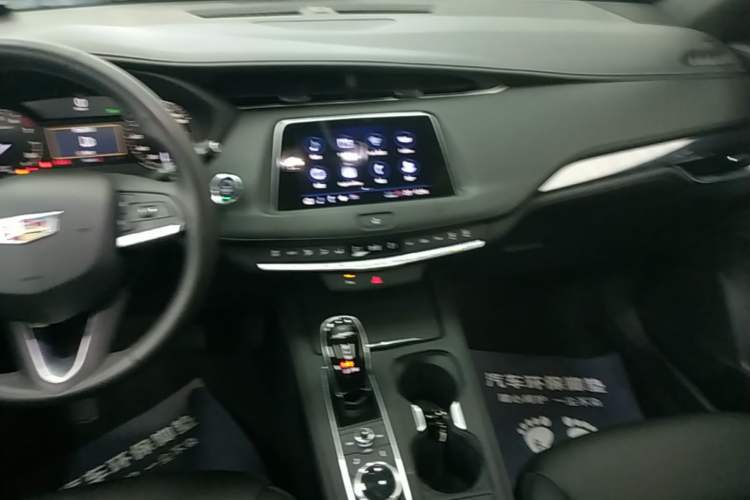 Used Cadillac XT4 2021 28T Two-Wheel Drive Tech Edition Audio And AC Panel