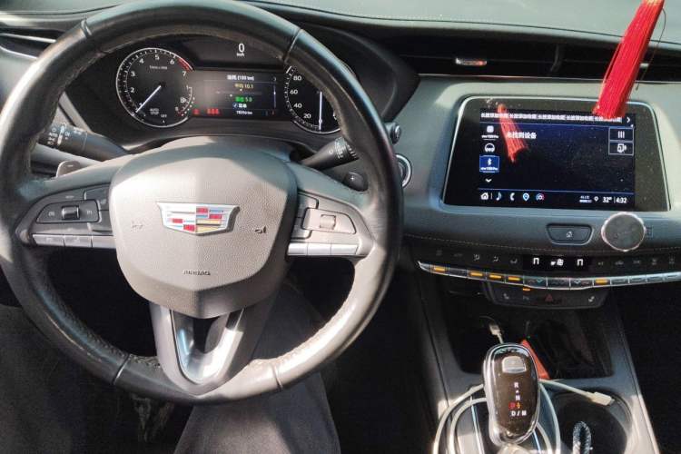 Used Cadillac XT4 2021 28T Two-Wheel Drive Luxury Version Audio And AC Panel