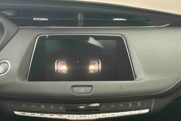 Used Cadillac XT4 2021 28T Two-Wheel Drive Leading Version Audio And AC Panel