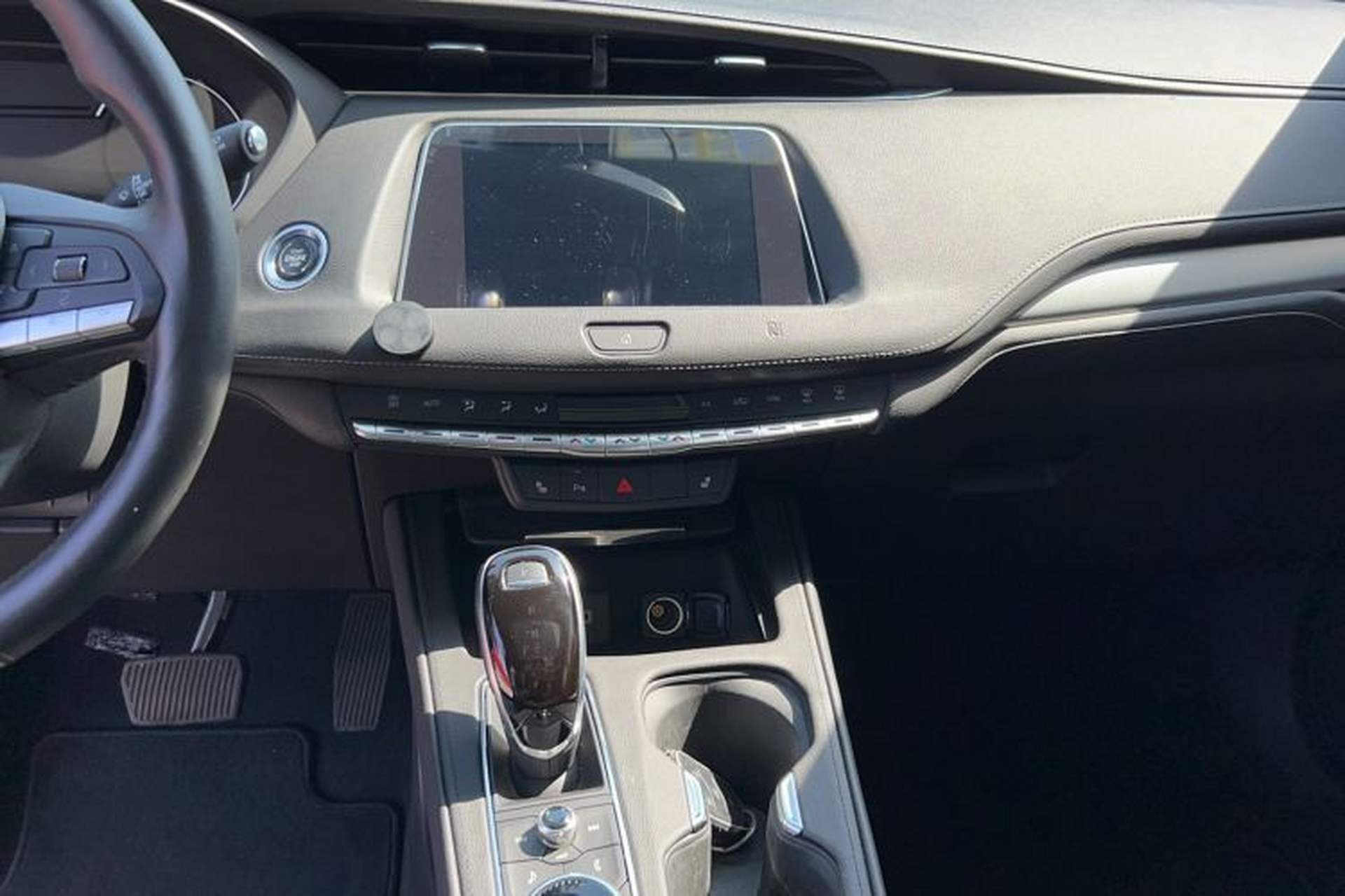 Used Cadillac XT4 2021 28T Two-Wheel Drive Luxury Version Audio And AC Panel