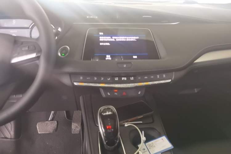 Used Cadillac XT4 2021 28T Two-Wheel Drive Leading Version Audio And AC Panel
