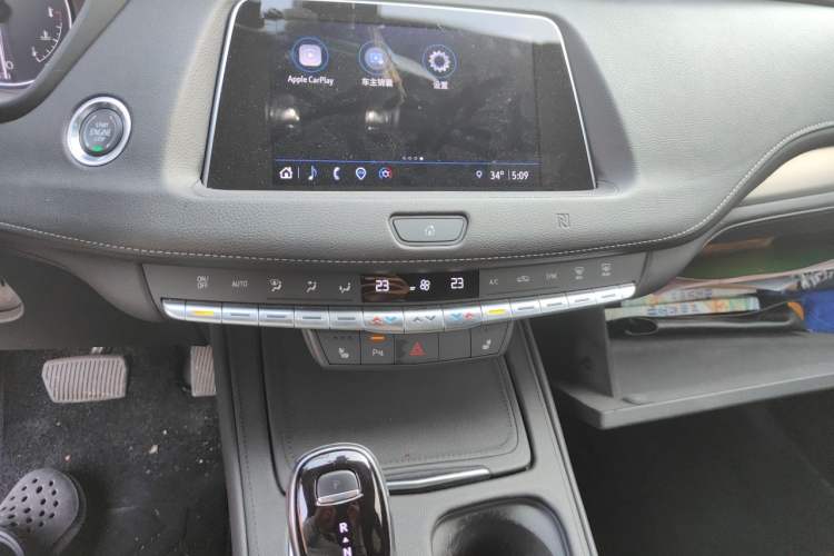 Used Cadillac XT4 2021 28T Two-Wheel Drive Luxury Version Audio And AC Panel