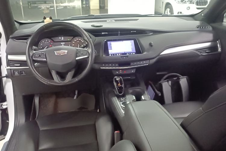Used Cadillac XT4 2021 28T Two-Wheel Drive Leading Version Center Console