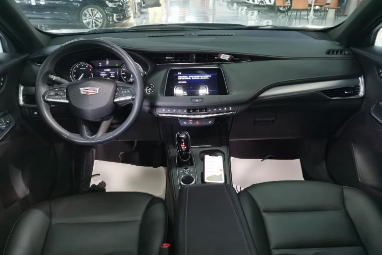 Used Cadillac XT4 2021 28T Two-Wheel Drive Luxury Version Center Console