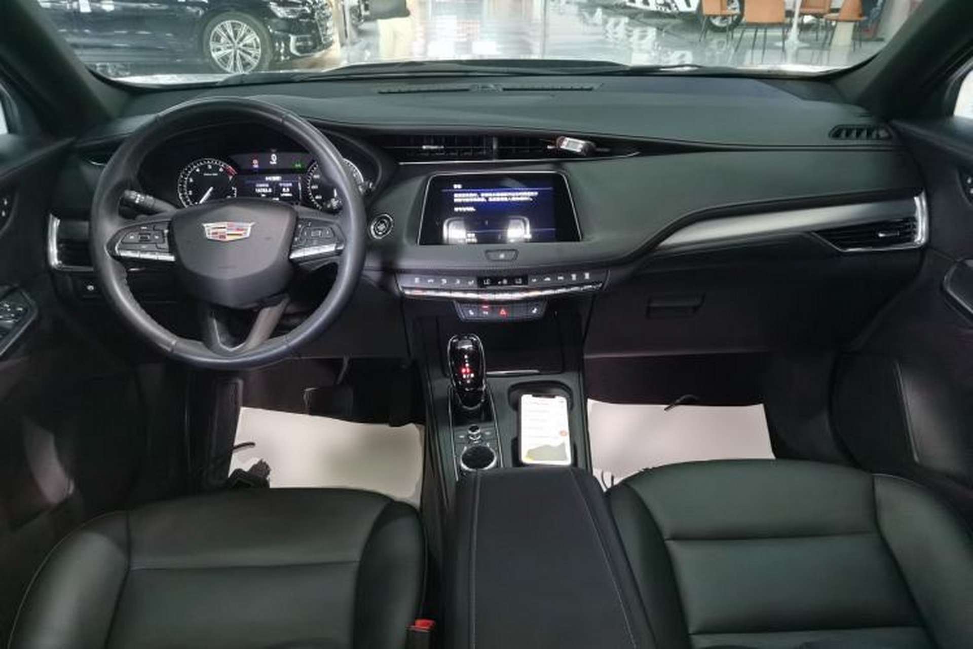 Used Cadillac XT4 2021 28T Two-Wheel Drive Luxury Version Center Console