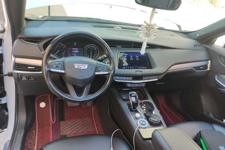 Used Cadillac XT4 2021 28T Two-Wheel Drive Leading Version Center Console