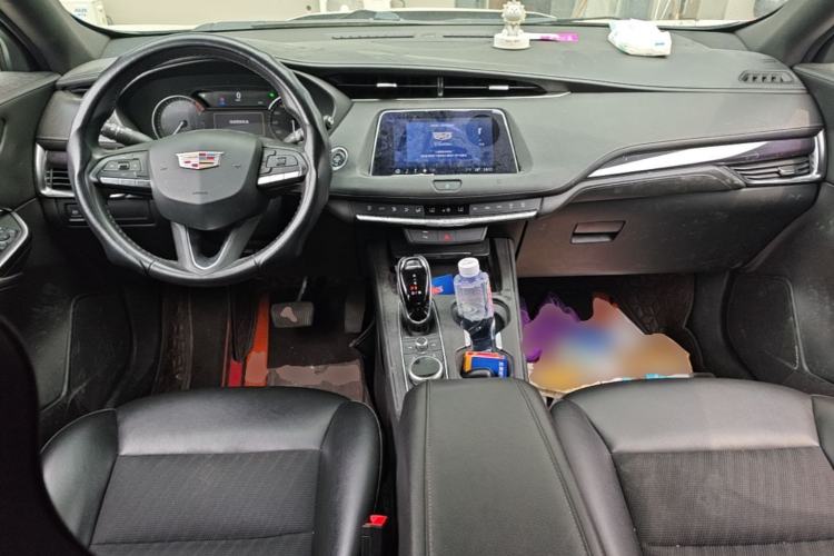 Used Cadillac XT4 2021 28T Two-Wheel Drive Tech Edition Center Console