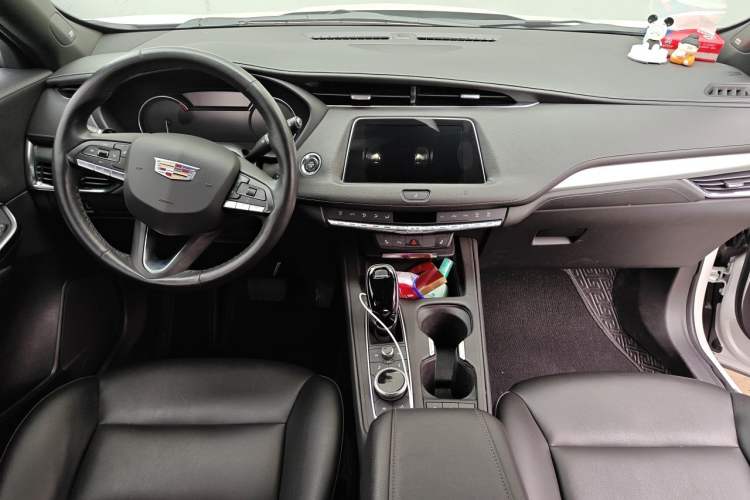 Used Cadillac XT4 2021 28T Two-Wheel Drive Leading Version Center Console