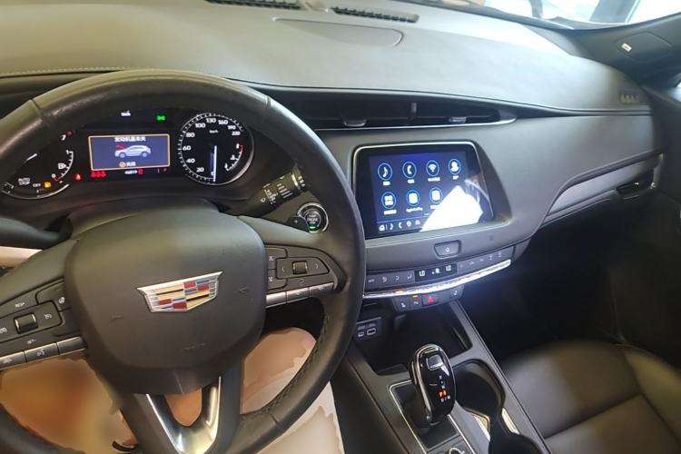 Used Cadillac XT4 2021 28T Two-Wheel Drive Leading Version Center Console
