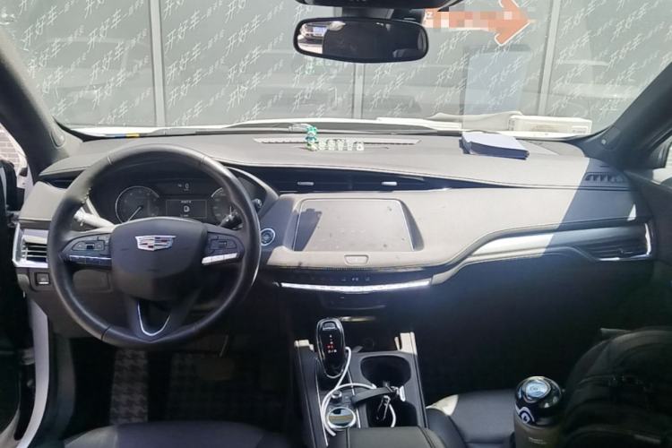Used Cadillac XT4 2021 28T Two-Wheel Drive Leading Version Center Console