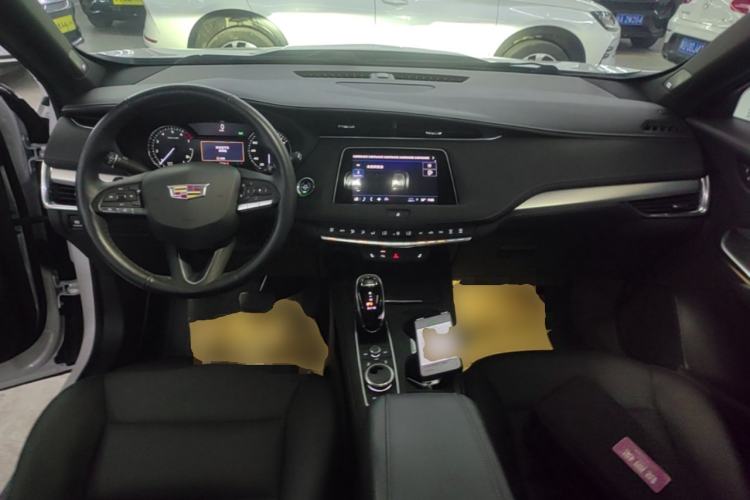 Used Cadillac XT4 2021 28T Two-Wheel Drive Leading Version Center Console