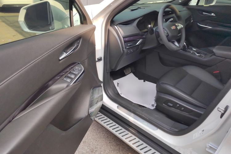 Used Cadillac XT4 2021 28T Two-Wheel Drive Tech Edition Driver Seat
