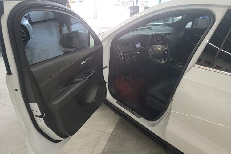 Used Cadillac XT4 2021 28T Two-Wheel Drive Tech Edition Driver Seat