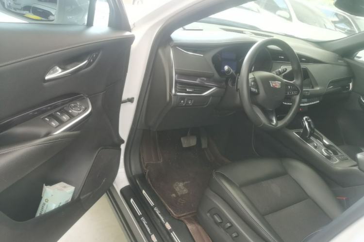 Used Cadillac XT4 2021 28T Two-Wheel Drive Tech Edition Driver Seat
