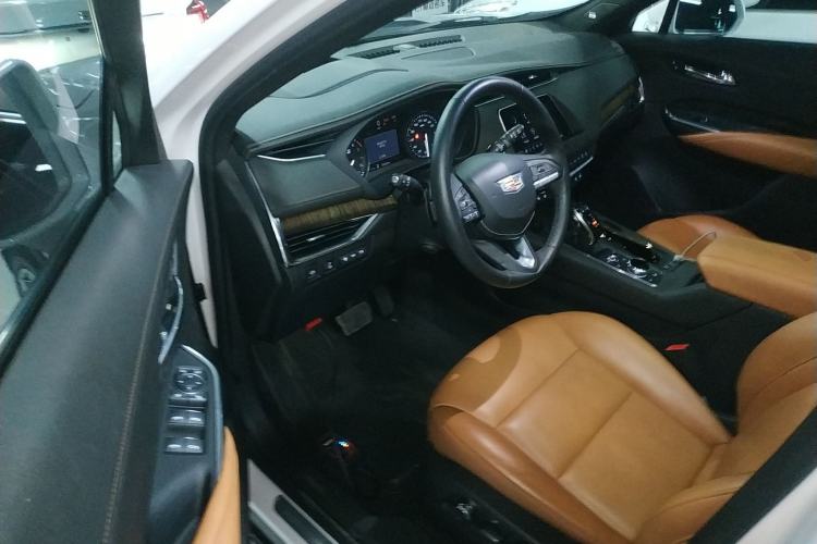 Used Cadillac XT4 2021 28T Four-Wheel Drive Platinum Edition Driver Seat