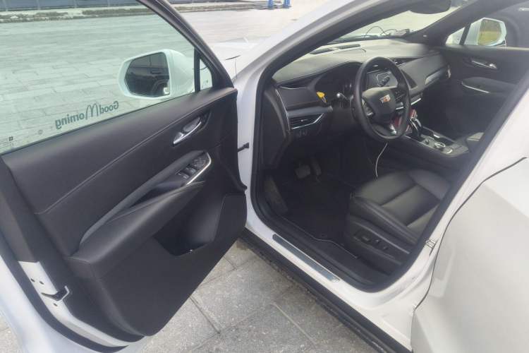 Used Cadillac XT4 2021 28T Two-Wheel Drive Leading Version Driver Seat