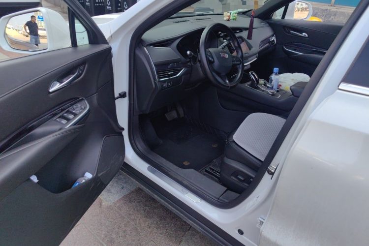 Used Cadillac XT4 2021 28T Two-Wheel Drive Tech Edition Driver Seat