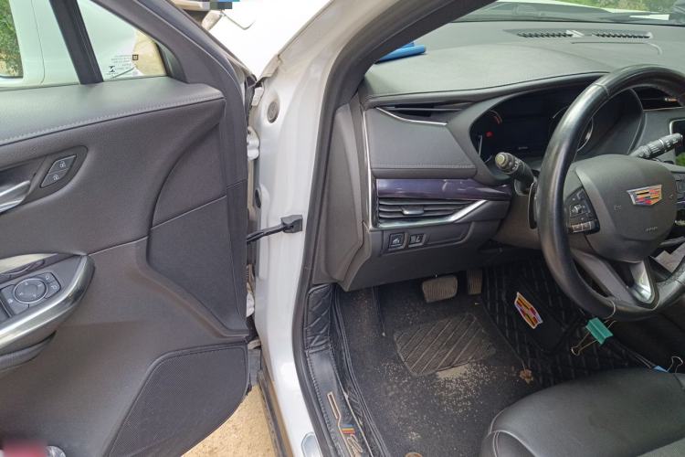 Used Cadillac XT4 2021 28T Two-Wheel Drive Tech Edition Driver Seat