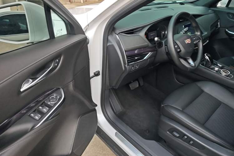 Used Cadillac XT4 2021 28T Two-Wheel Drive Tech Edition Driver Seat
