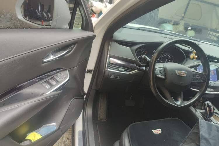 Used Cadillac XT4 2021 28T Two-Wheel Drive Tech Edition Driver Seat