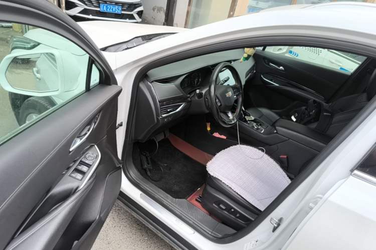 Used Cadillac XT4 2021 28T Two-Wheel Drive Tech Edition Driver Seat