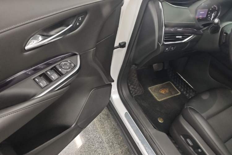Used Cadillac XT4 2021 28T Two-Wheel Drive Tech Edition Driver Seat