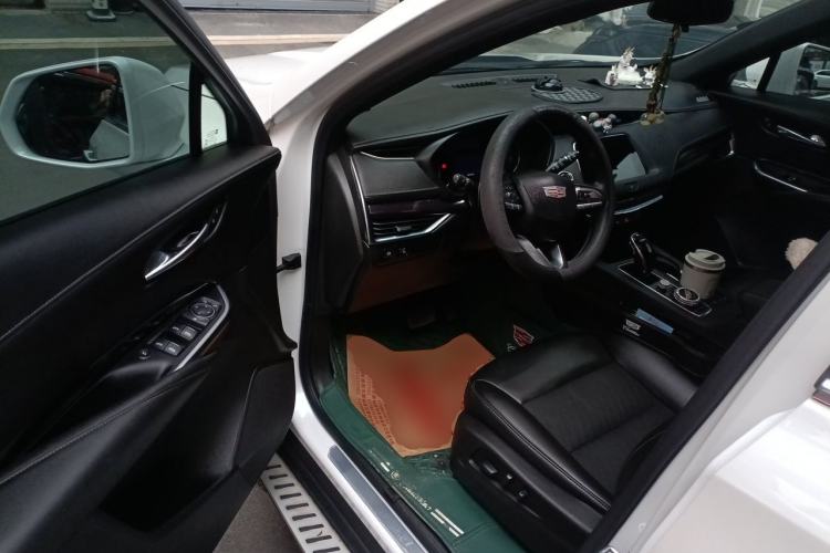 Used Cadillac XT4 2021 28T Two-Wheel Drive Tech Edition Driver Seat