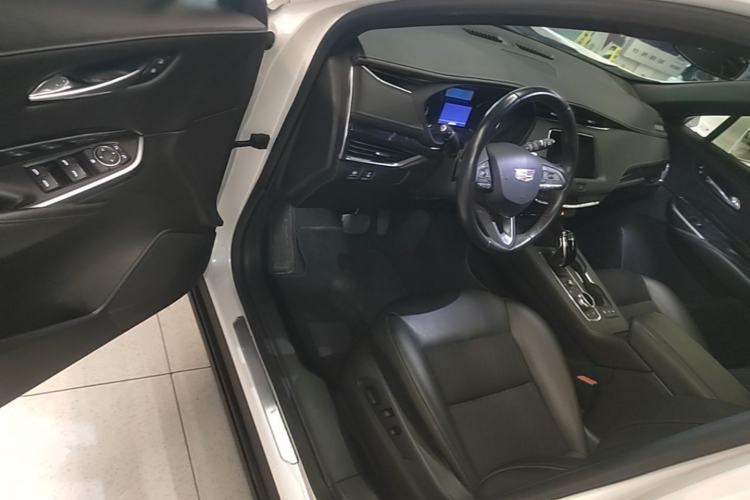 Used Cadillac XT4 2021 28T Two-Wheel Drive Tech Edition Driver Seat